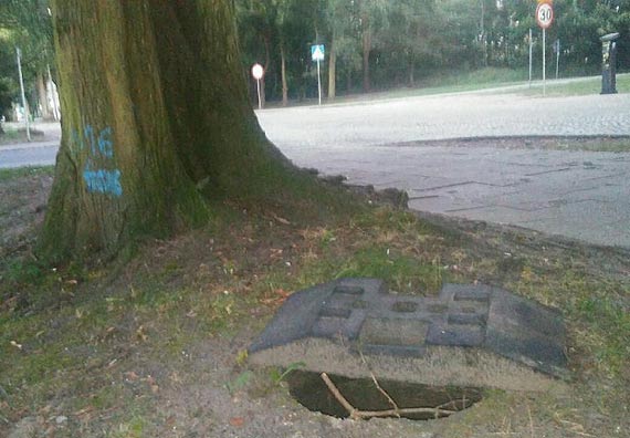Mieszkacy alarmuj o niezabezpieczonej studzience
