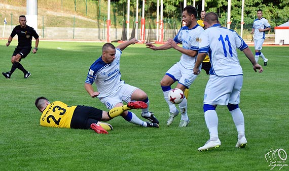 Pojedynek Damianw w dobrym meczu  Flota - Ogniwo Babinek 5-0 (3-0) 