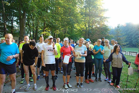 W deniu do doskonaoci i ksztatowania dobrych nawykw przybyli na parkrun