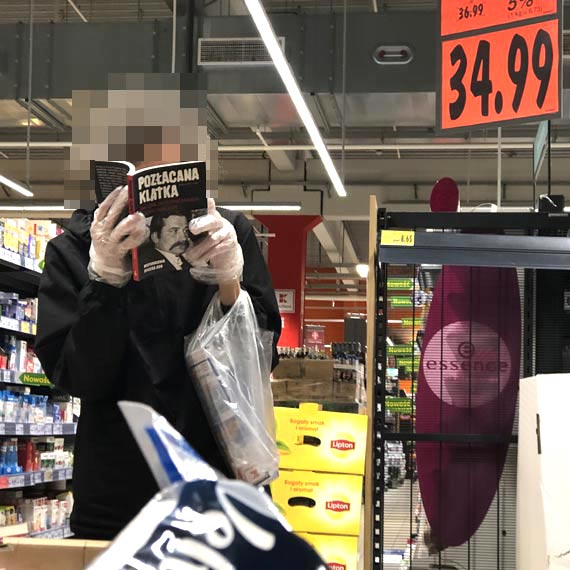 Czytelnik: Wysoka kultura osobista czy przesada? 
