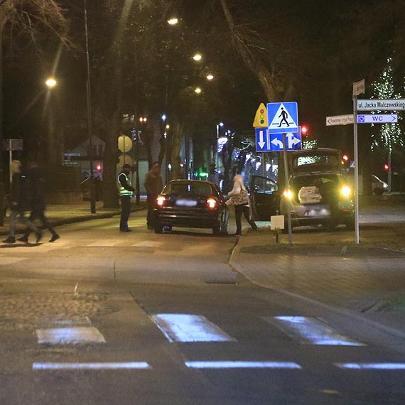 Kierowca nie ustpi pierwszestwa pieszemu, uderzony przez samochd mczyzna dozna obrae