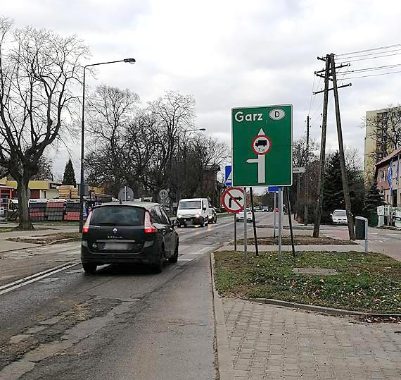 Czytelnik: Jak to jest? Z jednej strony skręcisz z drugiej nie