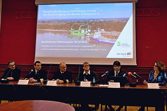 Relacja z konferencji prasowej „Modernizacja toru wodnego winoujcie - Szczecin do gbokoci 12,5 m”. Na Zalewie Szczeciskim utworz dwie sztuczne wyspy. Zobacz filmy!