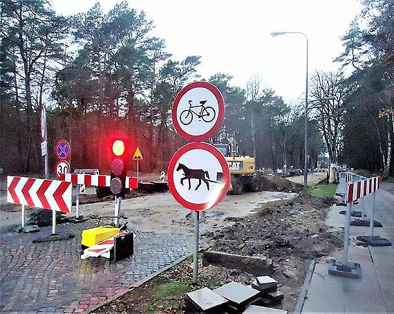Wojska Polskiego. Przed witami nawierzchnia na kolejnym odcinku