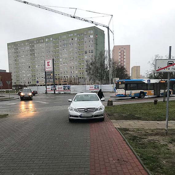 Kierowco, to chodnik, a nie parking!