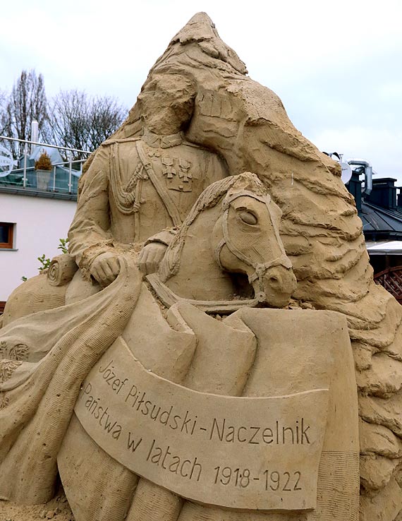 Józef Piłsudski w Świnoujściu stracił twarz! Co dalej?
