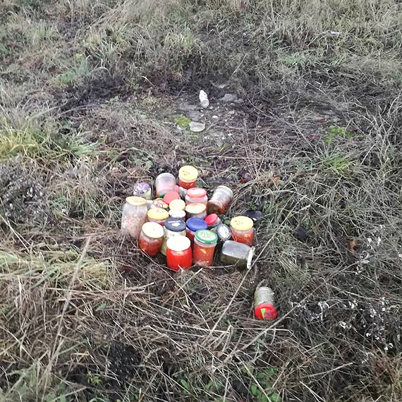 Czytelnik: Śmieci pojawiają się i znikają. Kto odpowiada za ten teren?