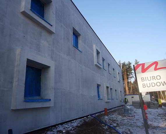 Przedszkole ciepłe w środku i na zewnątrz