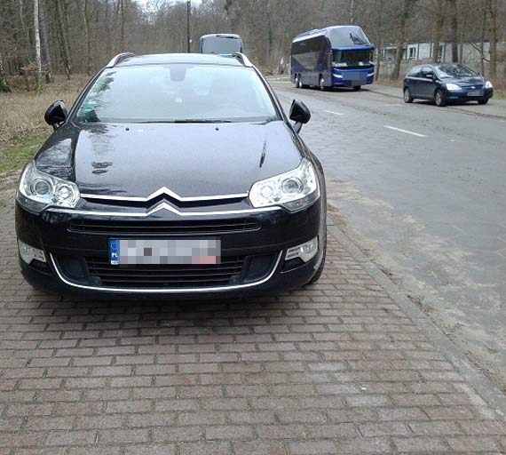 Jak kierowcy radz sobie z miejscem parkingowym na ulicy Zdrojowej?