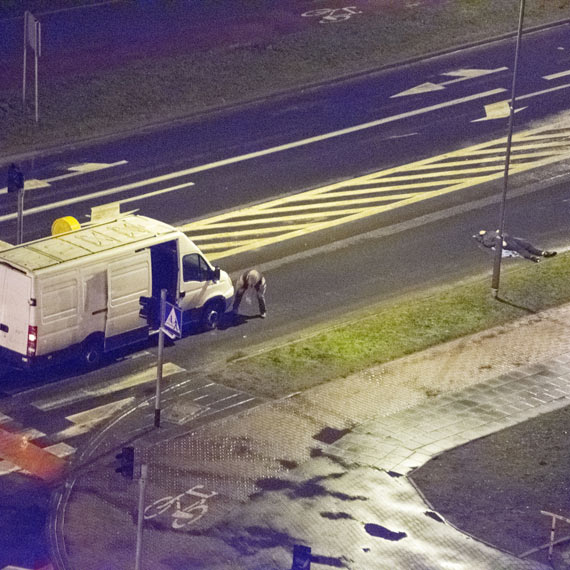 Mężczyzna, potrącony przez samochód, nie doznał żadnych obrażeń