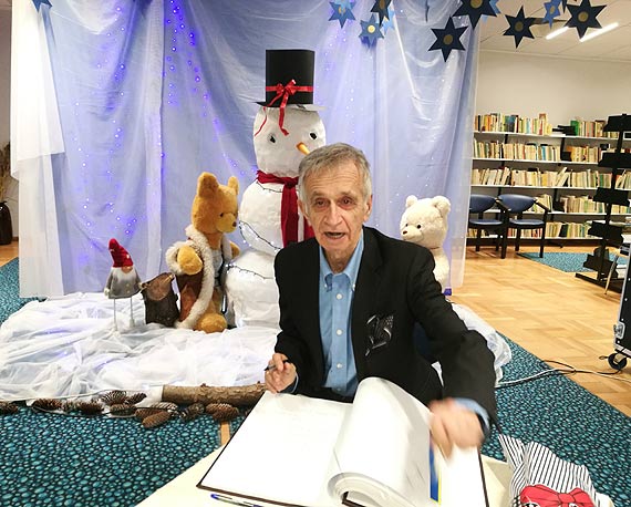 „Co sycha Panie kierowniku?” czyli...  Jacek Fedorowicz rozmawia z czytelnikami Biblioteki Miejskiej. Zobacz film!