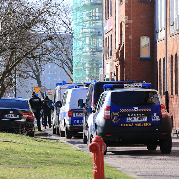 Urzdnicy dostali maila o podoonej bombie. Policja szuka sprawcy