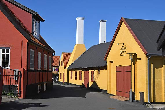 Bornholm to duska pikna wyspa, pooona  tylko 95 kilometrw od Polski. Zobacz fofogalri!