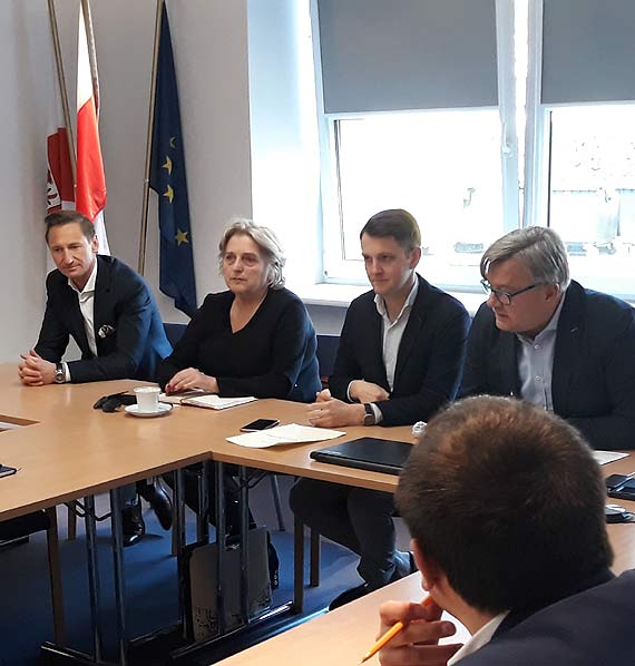 Geblewicz rozmawia o trudnej sytuacji w stoczni Gryfia