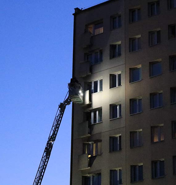 eby dosta si do mieszkania wezwano straakw