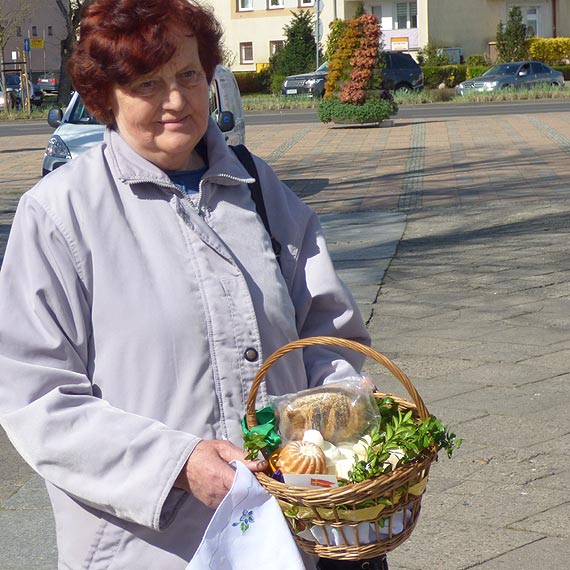 winoujcianie poszli powici koszyczki z symbolicznymi pokarmami wielkanocnymi. Zobacz film!