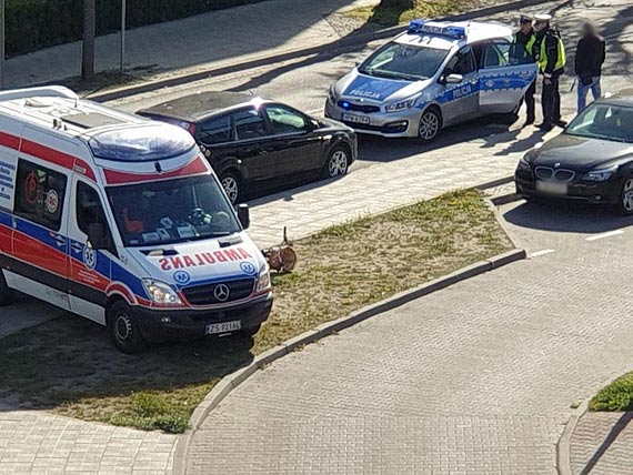 Rowerzystka doznaa urazu gowy