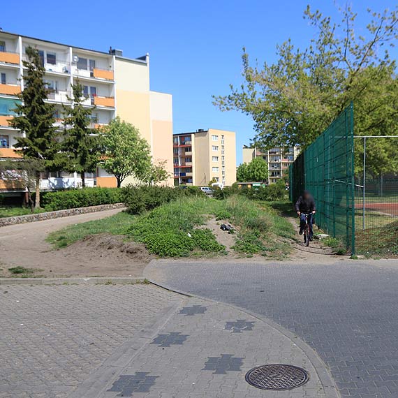 Wze pieszo-drogowy przed Kauflandem to prawdziwy „wze gordyjski”!