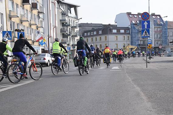 IX Rajd Rowerowy dookoa Zalewu Szczeciskiego przejecha przez winoujcie