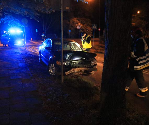 Kierowca VW Passata nie zatrzyma si i uderzy w nadjedajcy pojazd