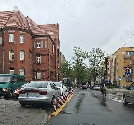 Parking czy przejcie?- zastanawia si mieszkaniec naszego miasta