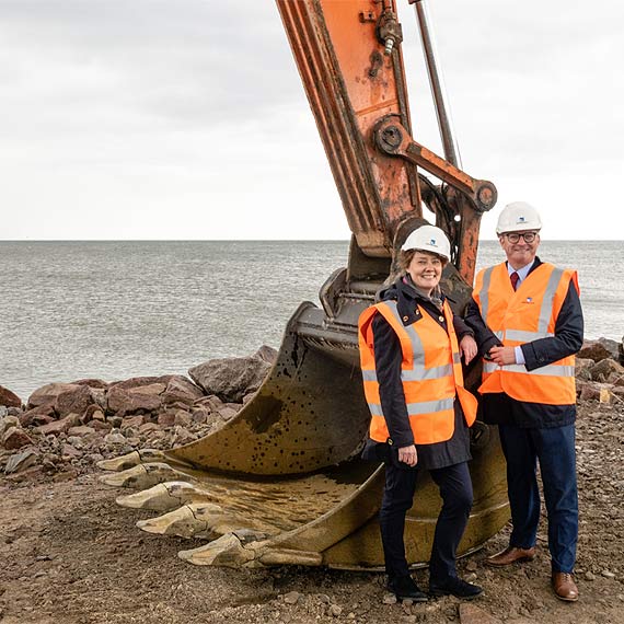 Wbito pierwszą łopatę na budowie nowych przystani w porcie Ystad