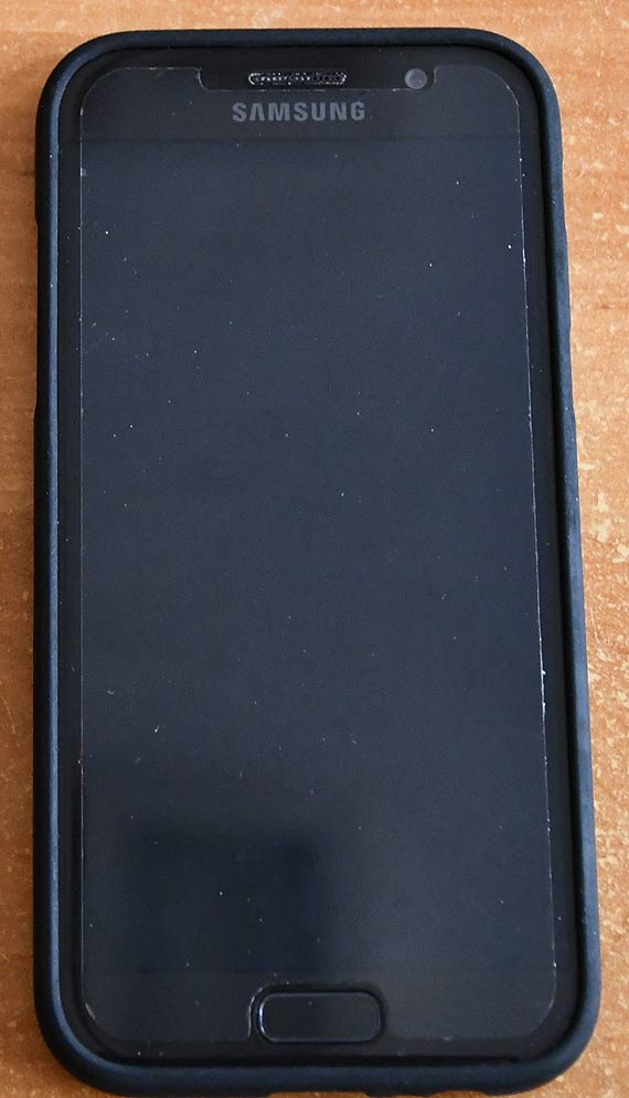 Czyj telefon?