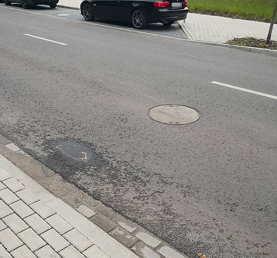 Nowa nawierzchnia na ulicy Markiewicza zapadła się