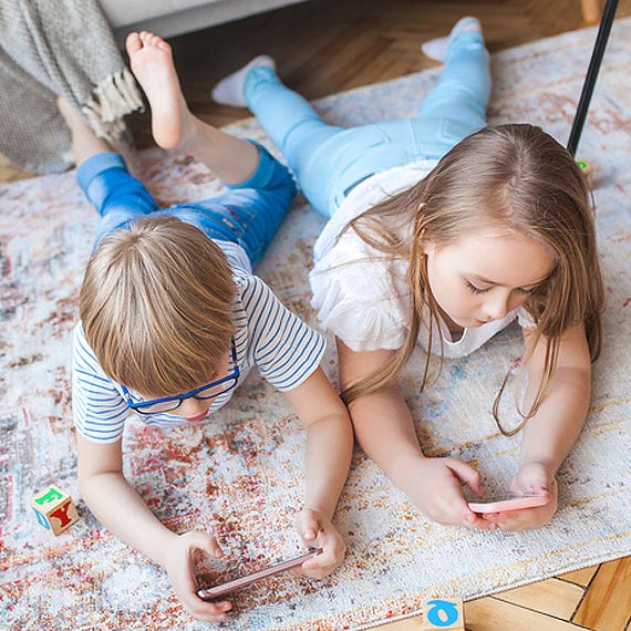 Smartfon i komputer zawadn twoim dzieckiem? Jest terapia