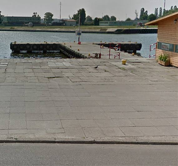 Czytelnik: Trudniej wejść na pomost. O to chodziło?