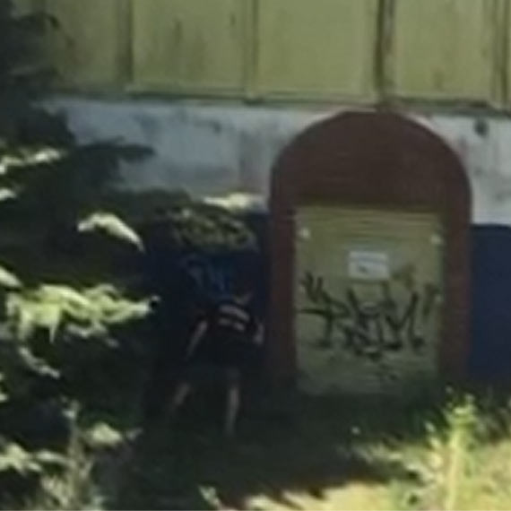 Tajemniczy artysta zapany na gorcym uczynku 