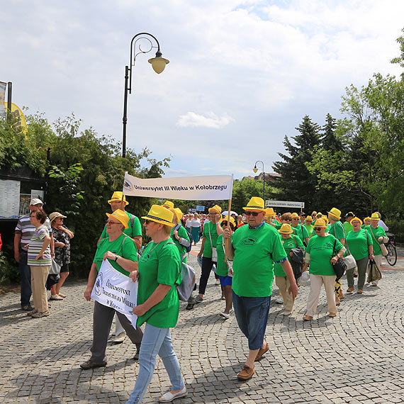 Juwenalia Uniwersytetw Trzeciego Wieku z Zachodniopomorskiego obudziy promenad. Zobacz film!