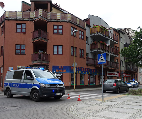 70-letnia kobieta z obraeniami gowy i nogi trafia do szpitala