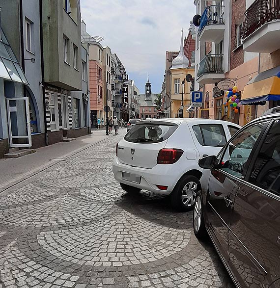 May, biay, zmieci si wszdzie. Czy aby na pewno?