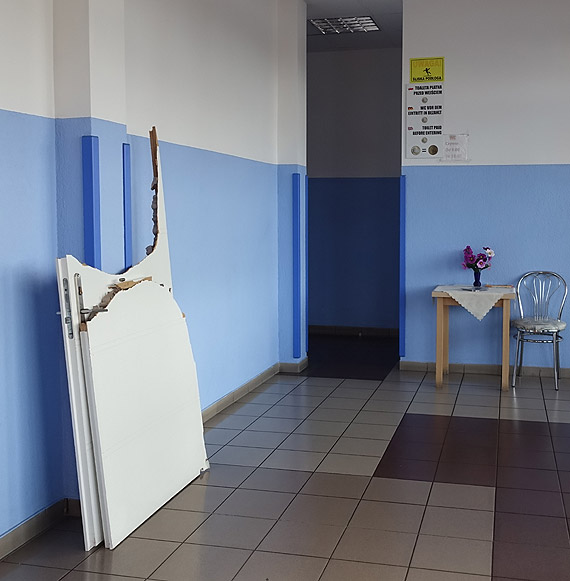 Obywatel Niemiec zosta uwiziony w toalecie podczas „posiedzenia”. Gdy skoczy wyway drzwi