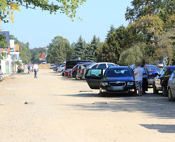Czytelniczka: Nasza piękna promenada służy za parking