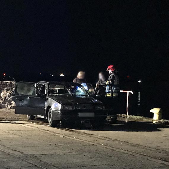 Wydobyto samochd, w ktrym zgino dwoje nastolatkw
