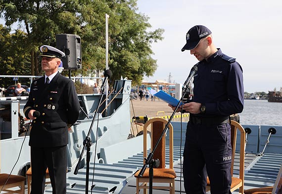 Komenda Miejska Policji w Świnoujściu podczas „Narodowego Czytania”