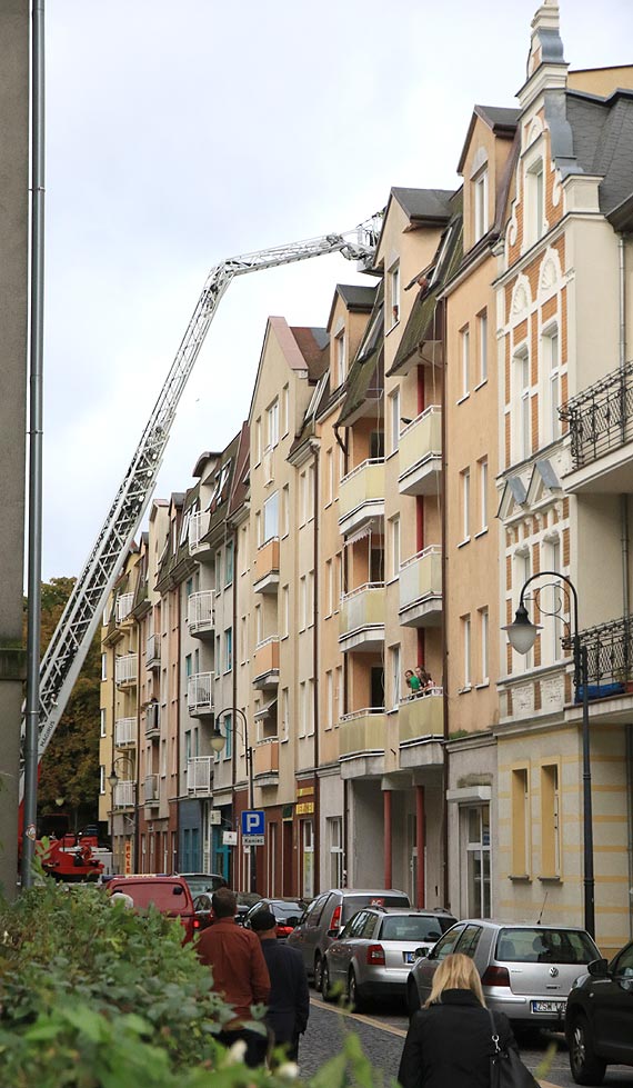 Antena satelitarna poderwała do akcji policjantów i strażaków!