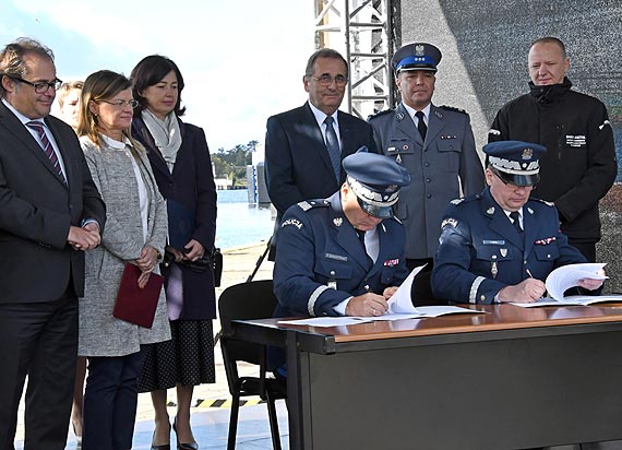 Porozumienie w sprawie budowy nowej komendy w winoujciu zostao podpisane. Zobacz film!