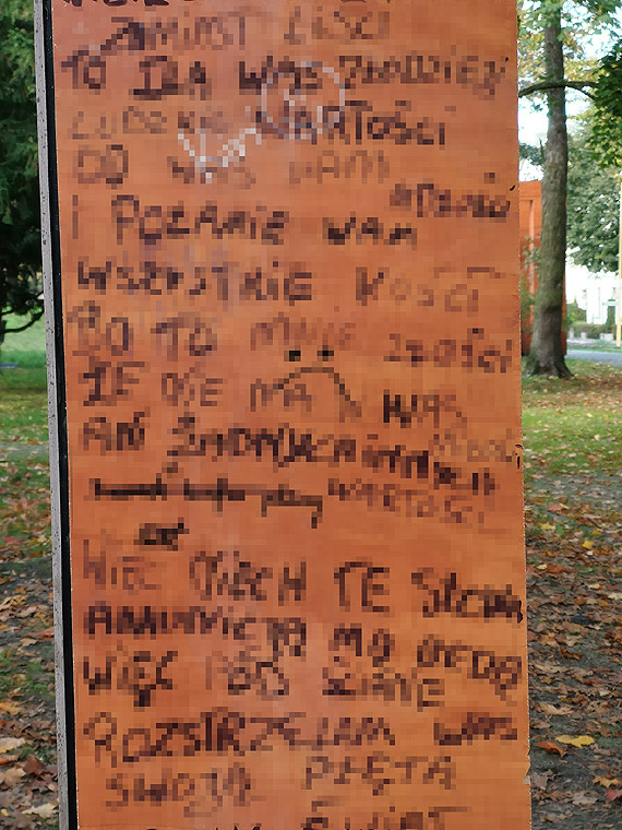 Czytelnik: Park Chopina wita: rasitowskimi napisami, penisami i ogólnym syfem!