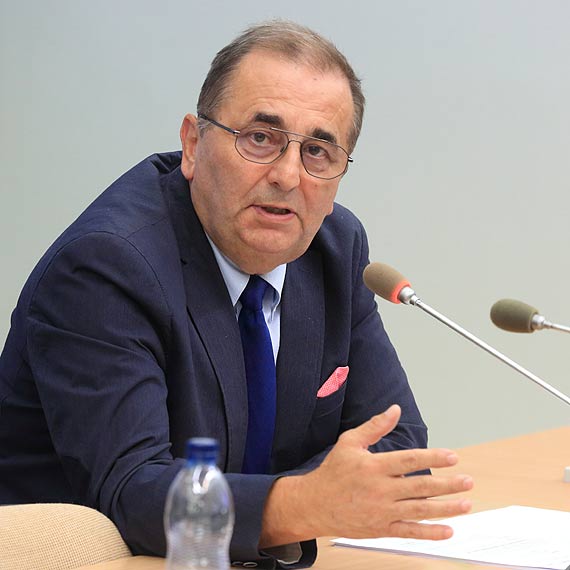 Prezydent na ostatniej sesji apeluje o niedokarmianie dzikich zwierzt. Z drugiej strony z mapy miasta znikaj ich naturalne siedliska