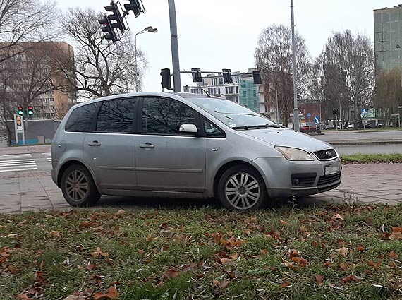 Czytelnik: Nowa szkoła parkowania