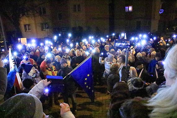 Protest pod winoujskim sdem by czci wielkiej oglnopolskiej akcji