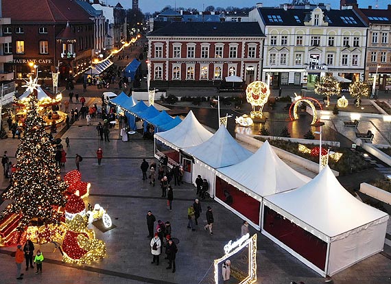 Boonarodzeniowy kiermasz czy miasteczko namiotowe?