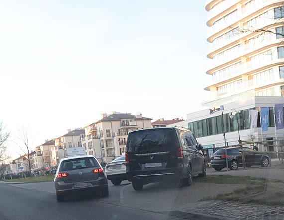 Czytelnik: Czy kto wiadomie planowa taki baagan?