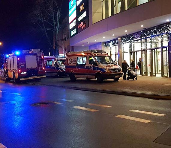 Nie pomoga duga reanimacja. W Galerii Corso zmar mczyzna