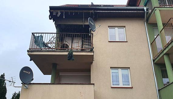 Podpalenie? Ktoś wywołał pożar mieszkania. Właścicielka trafiła do szpitala