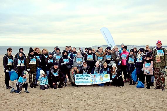Bałtycka Odyseja ruszyła! Ponad 100 osób zebrało na plażach pół tony śmieci w dwa dni!