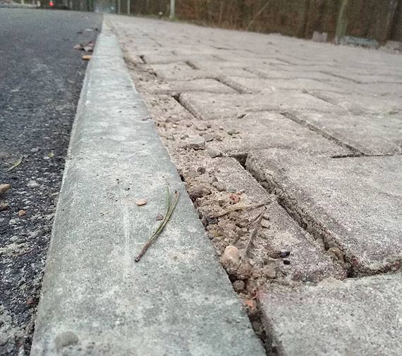 Czytelnik: Fuszerka w wykonaniu ścieżki rowerowej